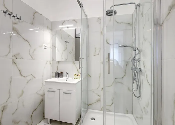 E&f Luxury * Пула